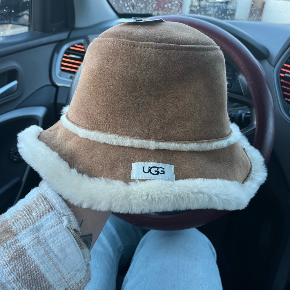 UGG Unisex Sheepskin Bucket Hat, Size Large, W/ TAGS